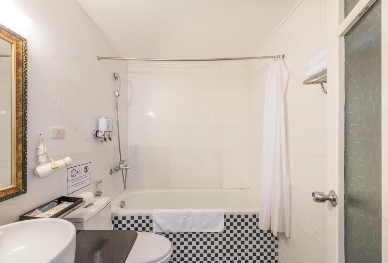 Hestia Legend Hotel Hanoi Esterno foto