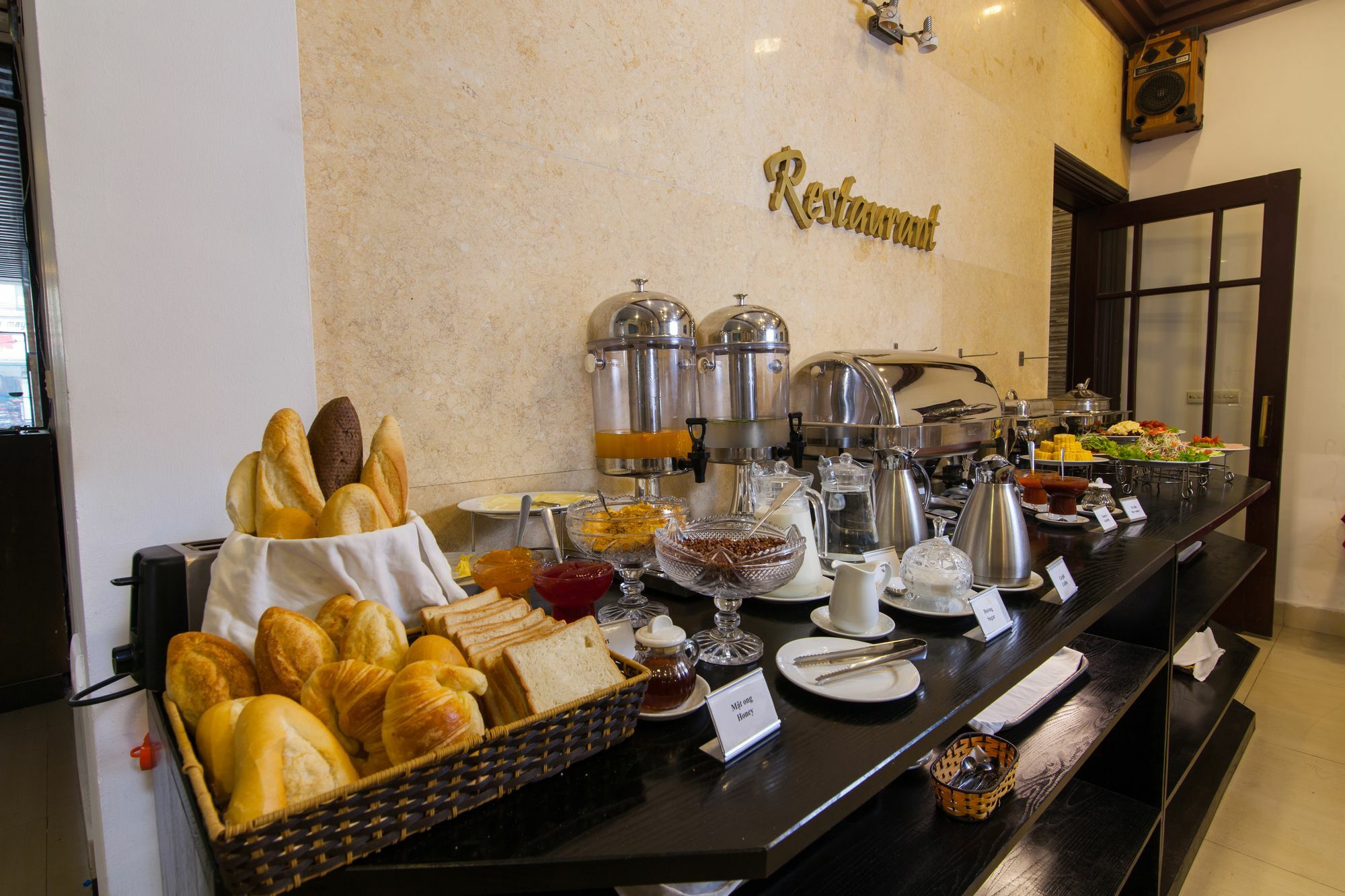 Hestia Legend Hotel Hanoi Esterno foto